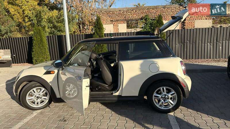Хэтчбек MINI Cooper 2013 в Одессе