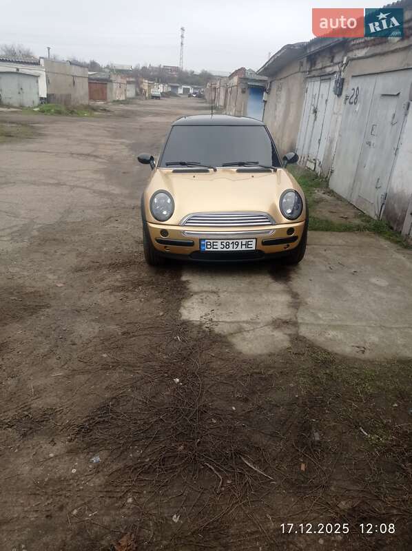 MINI Cooper 2003