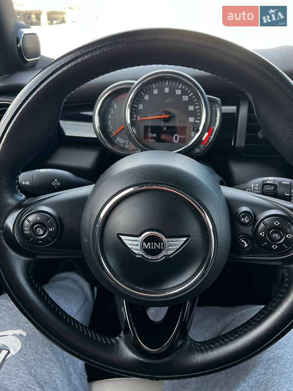 Хетчбек MINI Cooper 2017 в Києві