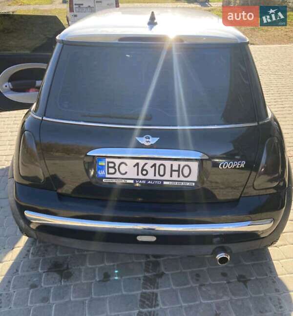 Хетчбек MINI Cooper 2001 в Чернівцях
