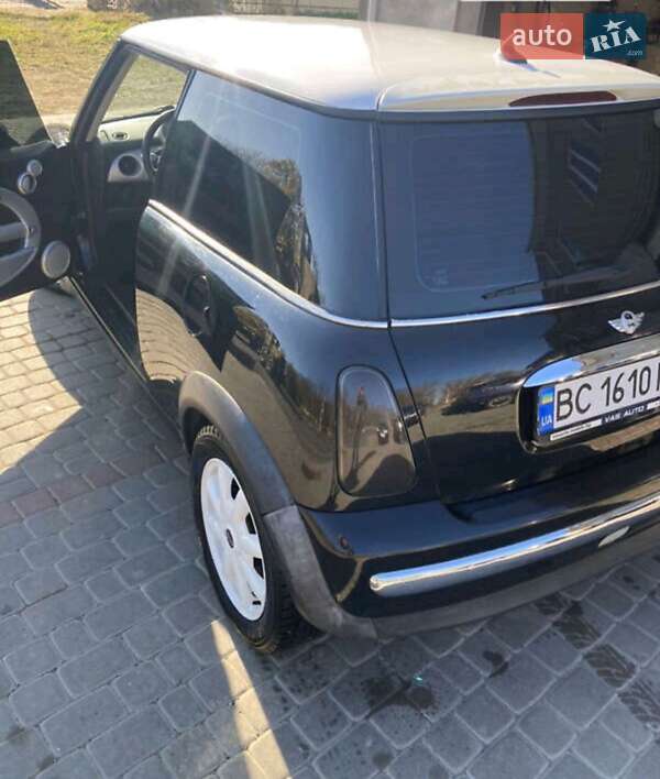 Хетчбек MINI Cooper 2001 в Чернівцях