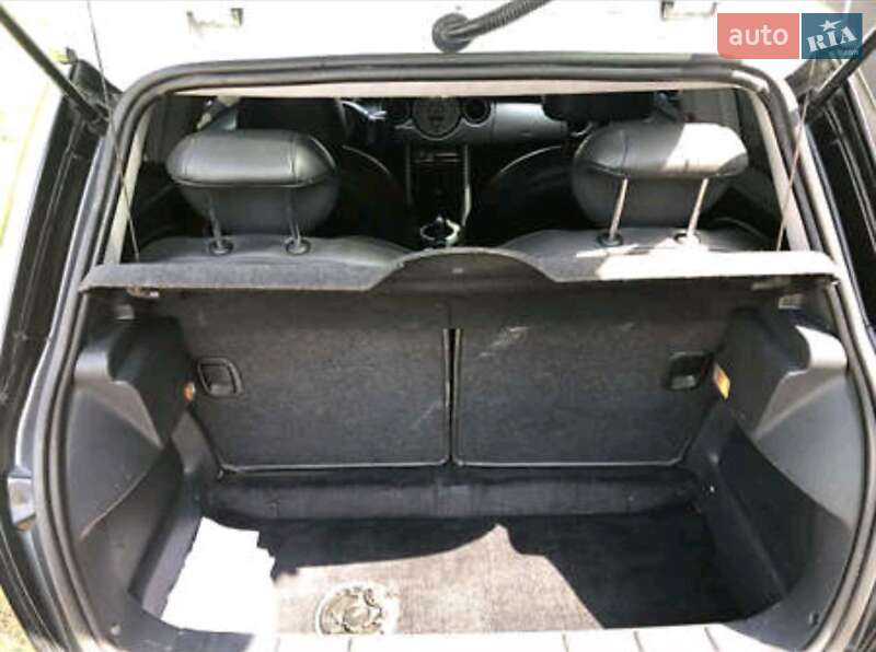 Хетчбек MINI Cooper 2001 в Чернівцях