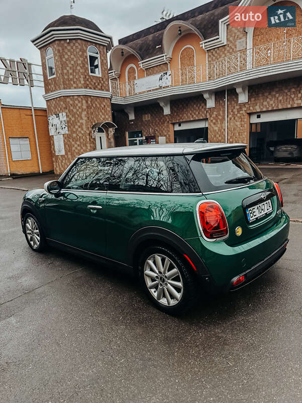 Хэтчбек MINI Cooper 2021 в Киеве