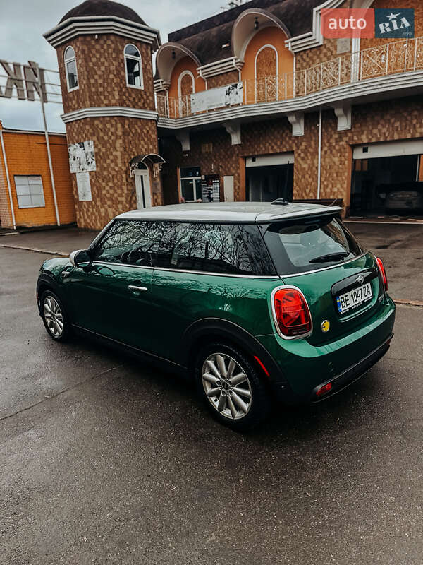Хэтчбек MINI Cooper 2021 в Киеве