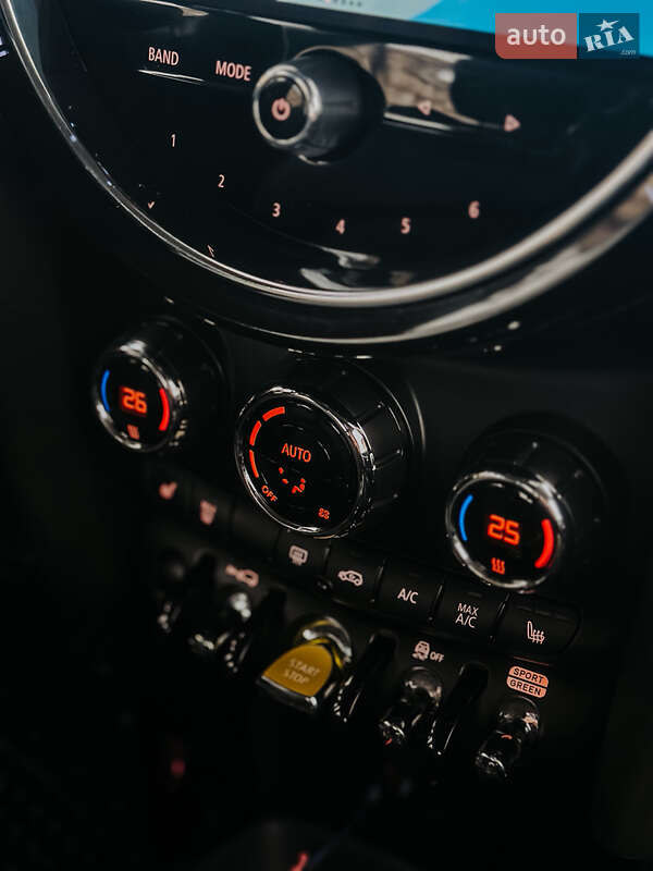 Хэтчбек MINI Cooper 2021 в Киеве