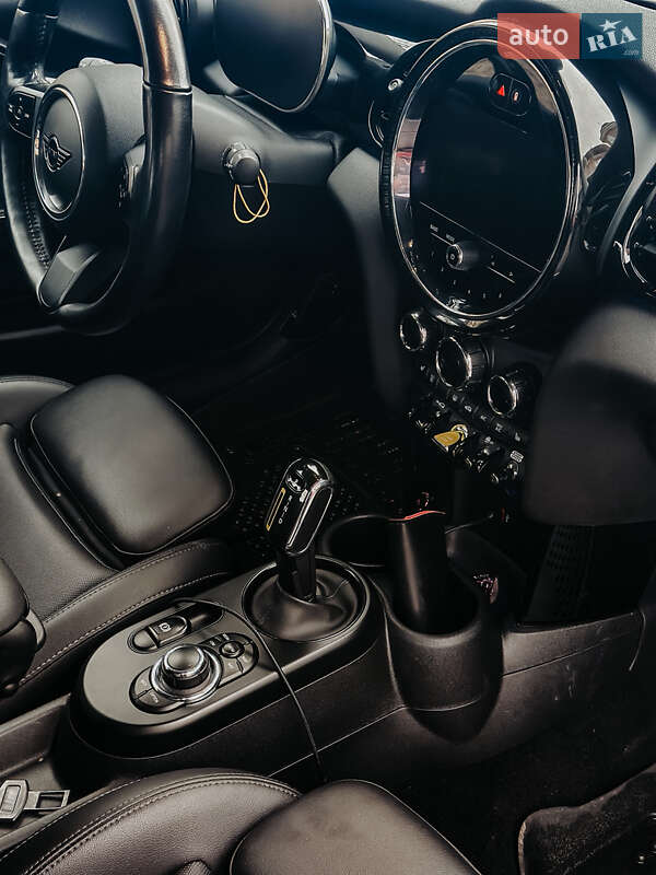 Хэтчбек MINI Cooper 2021 в Киеве