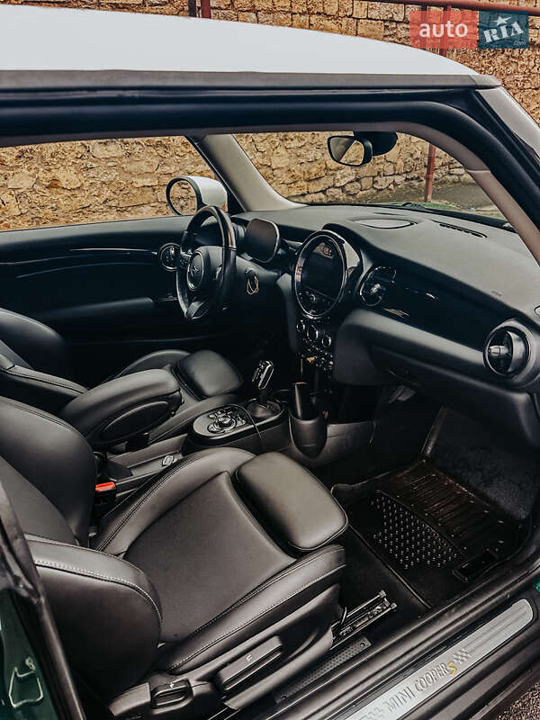 Хэтчбек MINI Cooper 2021 в Киеве