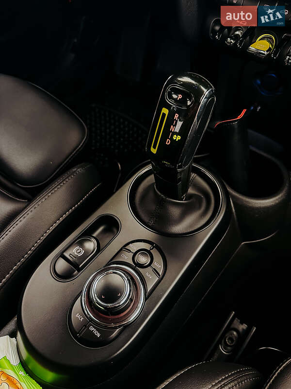 Хэтчбек MINI Cooper 2021 в Киеве