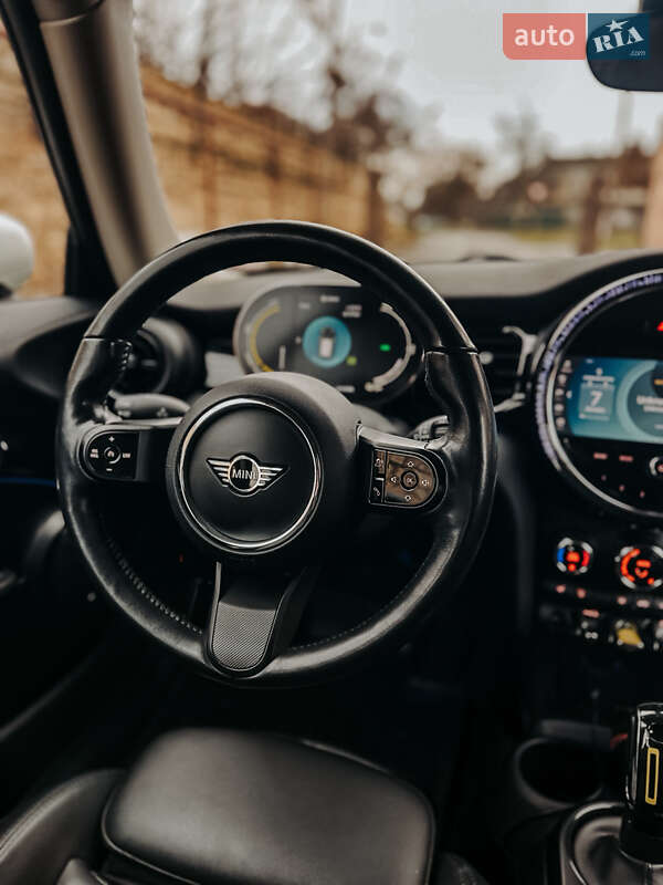 Хэтчбек MINI Cooper 2021 в Киеве