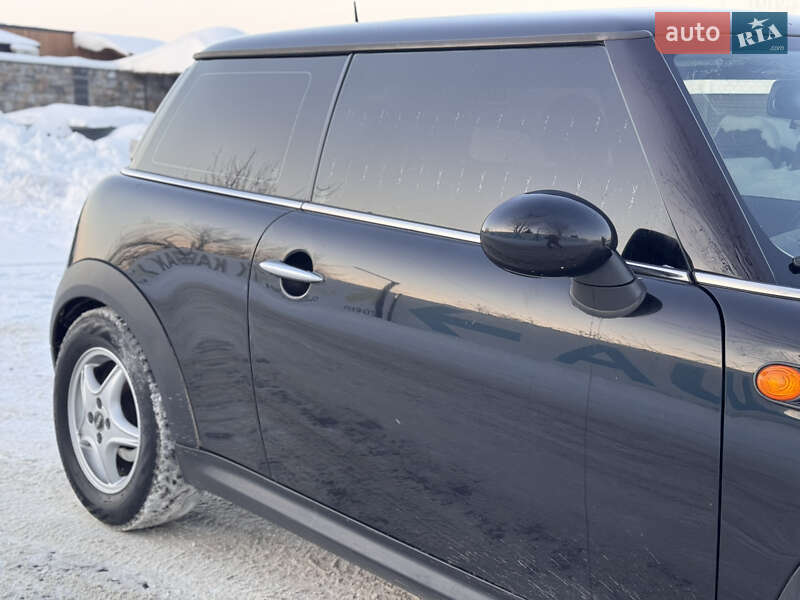 Хэтчбек MINI Cooper 2011 в Ровно