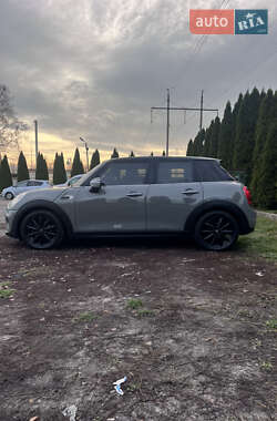 Хэтчбек MINI Cooper 2016 в Броварах