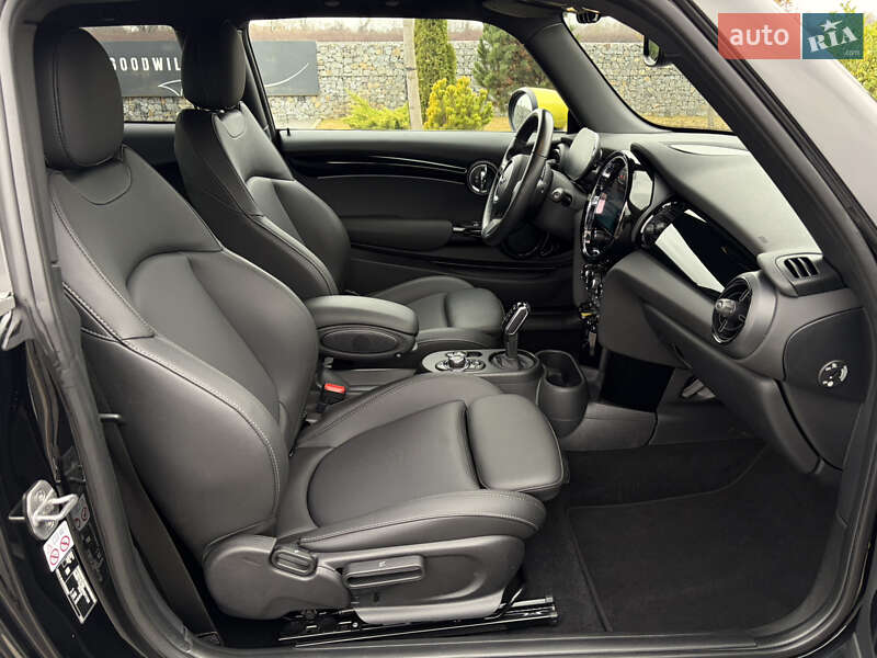 Хэтчбек MINI Cooper 2022 в Ужгороде