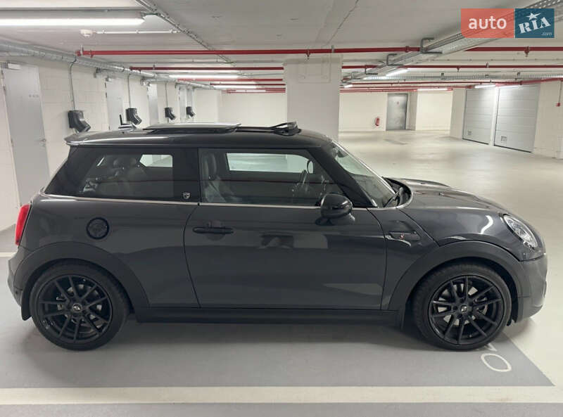 Хэтчбек MINI Cooper 2016 в Киеве