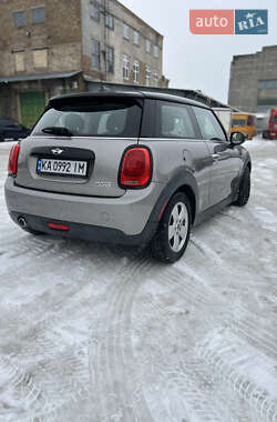 Хэтчбек MINI Cooper 2016 в Киеве