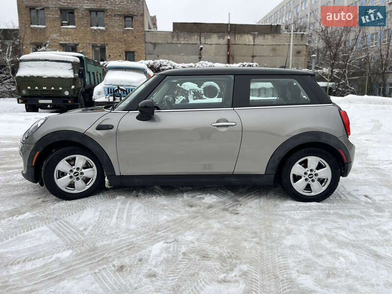 Хэтчбек MINI Cooper 2016 в Киеве