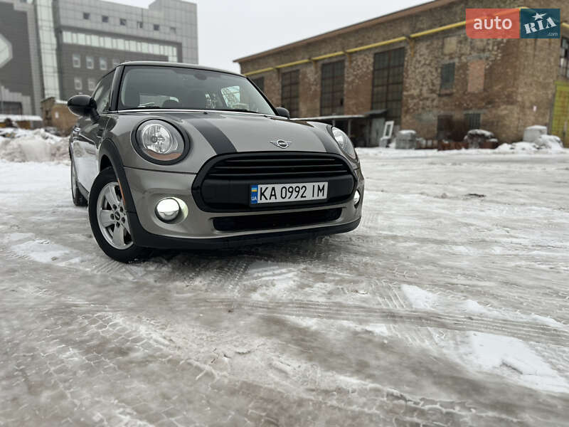 Хэтчбек MINI Cooper 2016 в Киеве