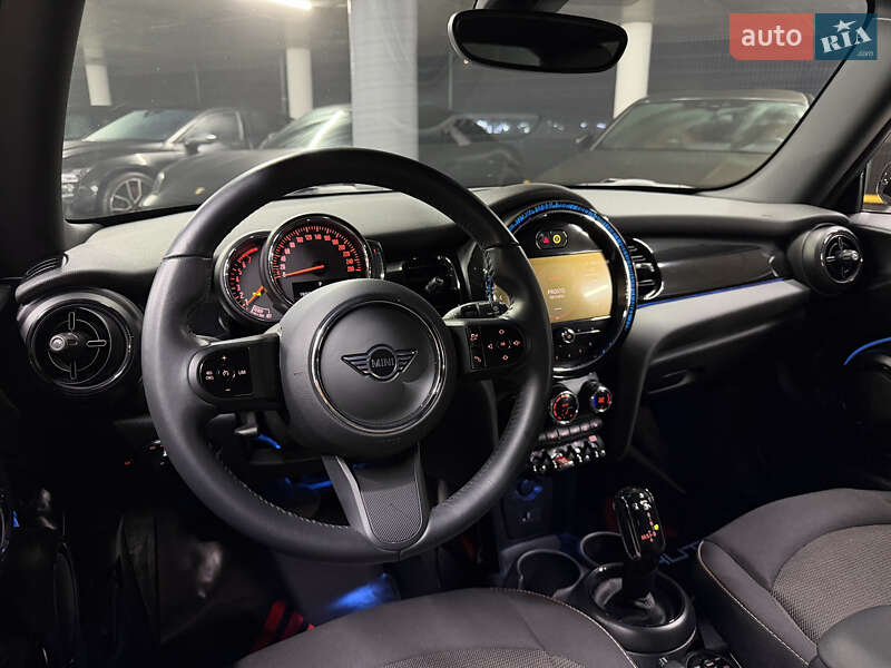 Хэтчбек MINI Cooper 2023 в Одессе