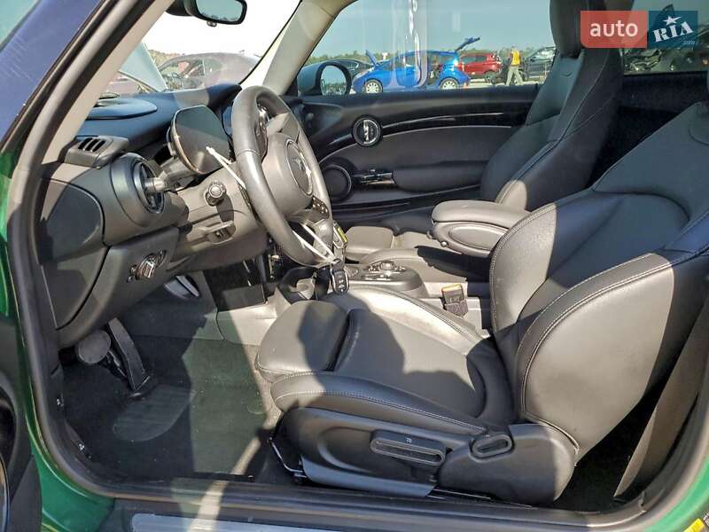 Хэтчбек MINI Cooper 2021 в Львове