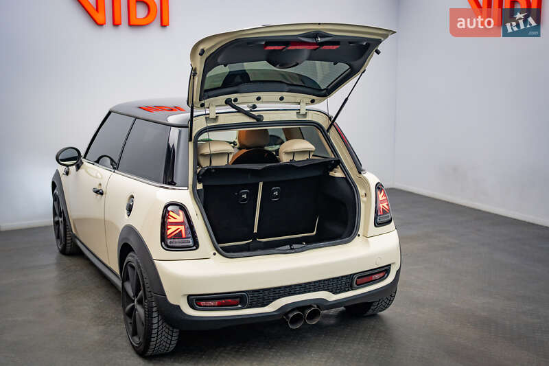 Хэтчбек MINI Cooper 2010 в Киеве