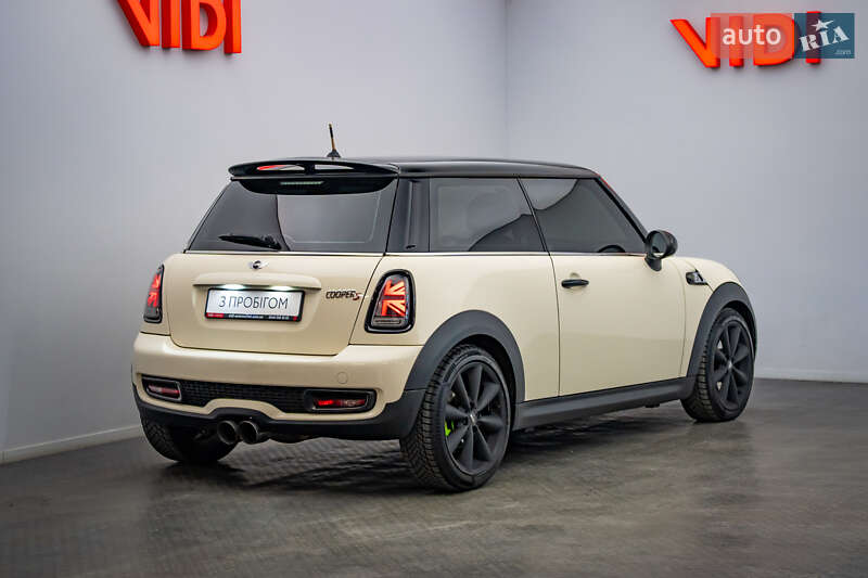 Хэтчбек MINI Cooper 2010 в Киеве