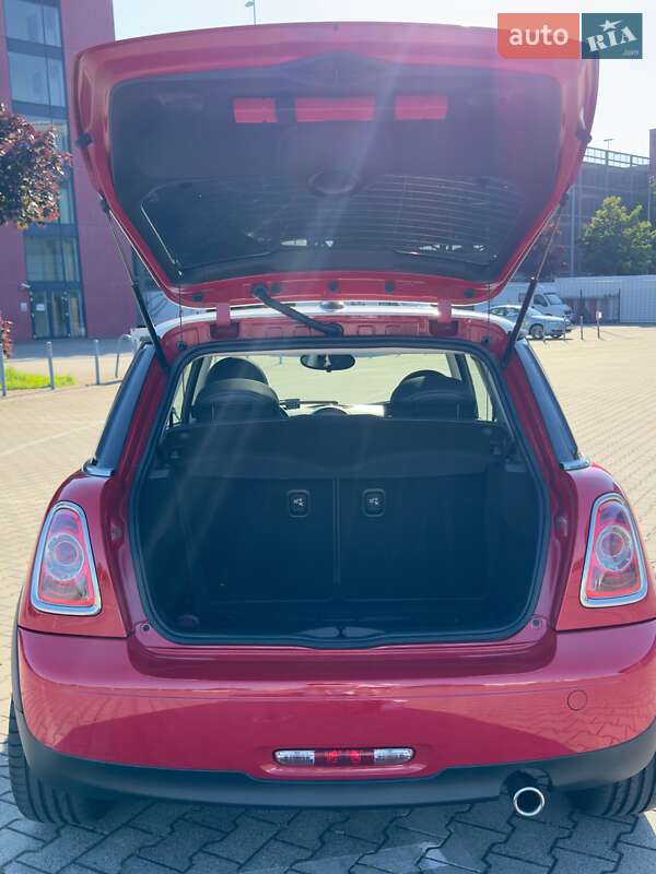 Хэтчбек MINI Cooper 2013 в Ужгороде