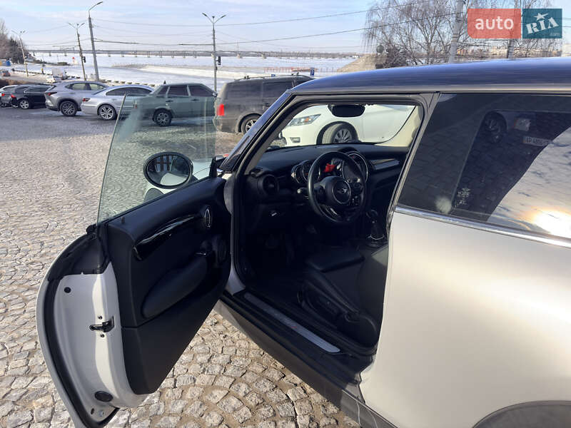 Хетчбек MINI Cooper 2016 в Дніпрі