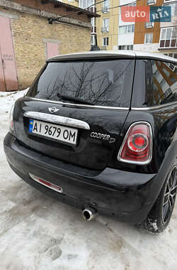 Хэтчбек MINI Cooper 2011 в Бородянке
