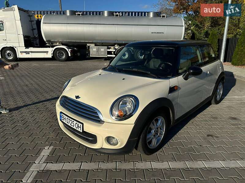 Хетчбек MINI Cooper 2013 в Одесі фото 5 Хетчбек MINI Cooper 2013 в Одесі