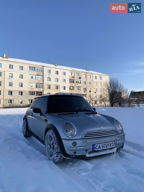 MINI Cooper 2003