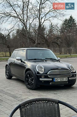 Хэтчбек MINI Cooper 2003 в Мукачево