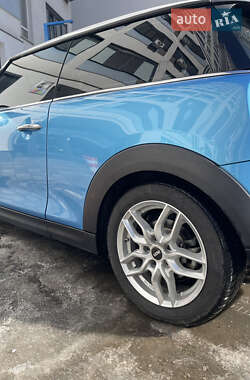 Хэтчбек MINI Cooper 2014 в Вишневом
