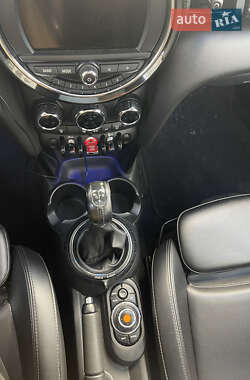 Хэтчбек MINI Cooper 2014 в Вишневом