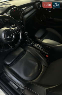 Хэтчбек MINI Cooper 2014 в Вишневом