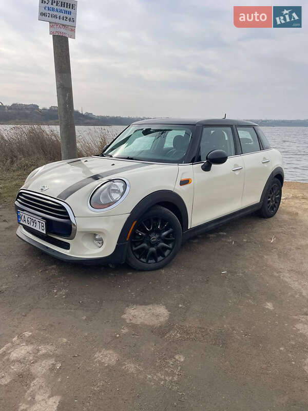 Хетчбек MINI Cooper 2016 в Києві фото 2 Хетчбек MINI Cooper 2016 в Києві