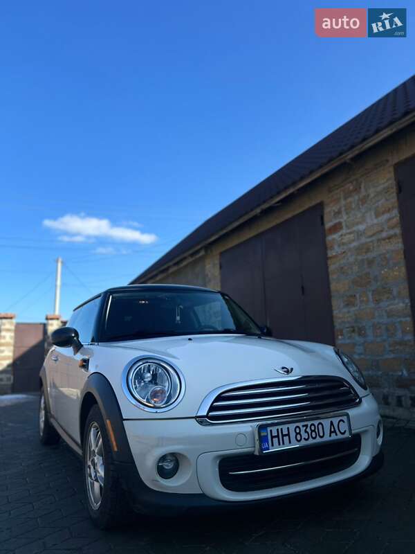 Хэтчбек MINI Cooper 2011 в Раздельной