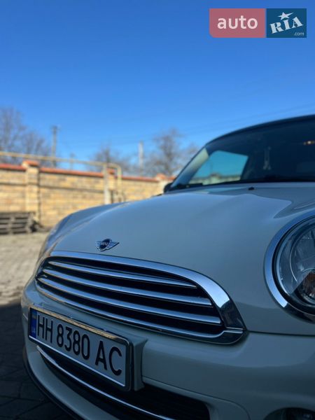 Хэтчбек MINI Cooper 2011 в Раздельной