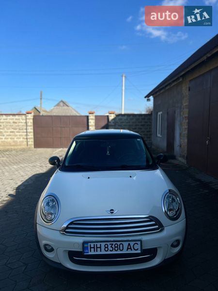 Хэтчбек MINI Cooper 2011 в Раздельной