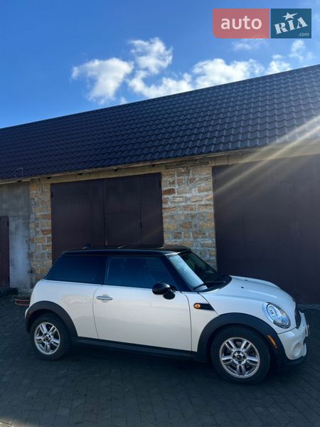 Хэтчбек MINI Cooper 2011 в Раздельной