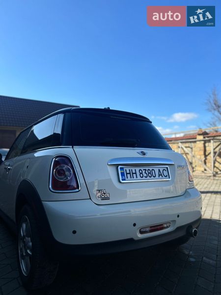 Хэтчбек MINI Cooper 2011 в Раздельной