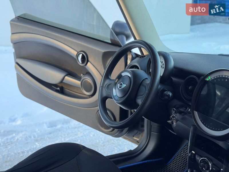 Хэтчбек MINI Cooper 2011 в Ровно