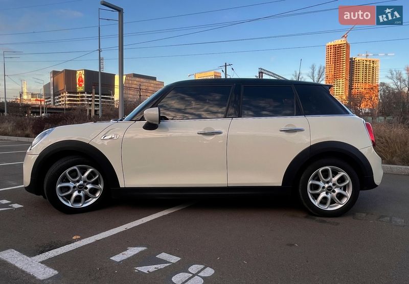 Хэтчбек MINI Cooper 2019 в Киеве