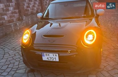 Хэтчбек MINI Cooper 2023 в Костополе
