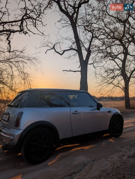 Хэтчбек MINI Cooper 2003 в Днепре