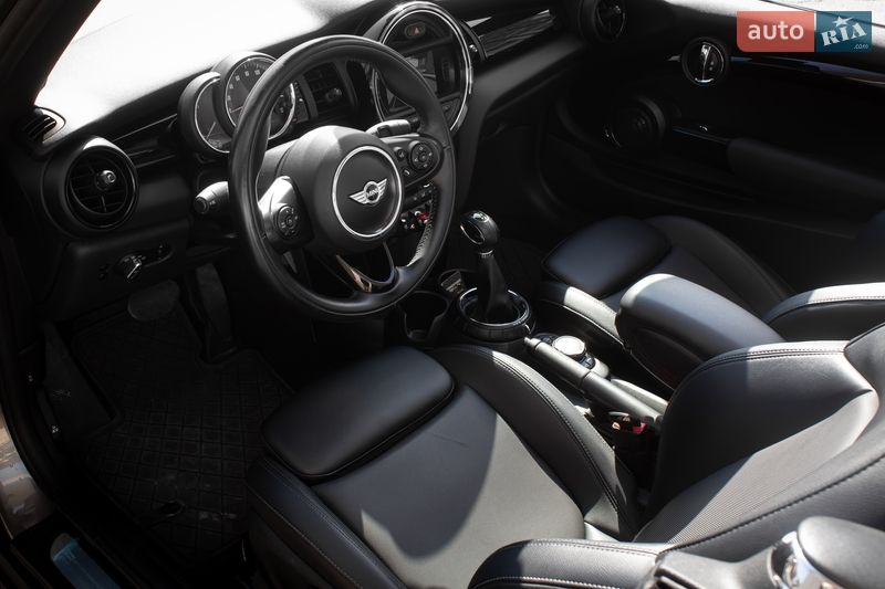 Хэтчбек MINI Cooper 2016 в Киеве