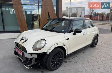 Хэтчбек MINI Cooper 2015 в Луцке