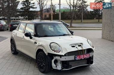 Хэтчбек MINI Cooper 2015 в Луцке