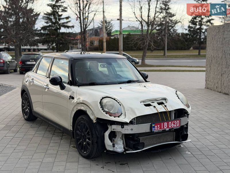 Хэтчбек MINI Cooper 2015 в Луцке