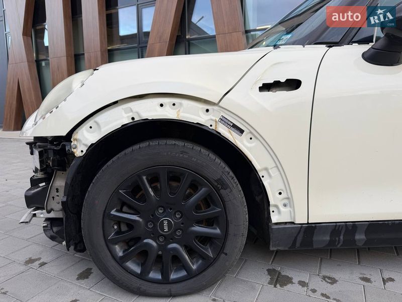 Хэтчбек MINI Cooper 2015 в Луцке