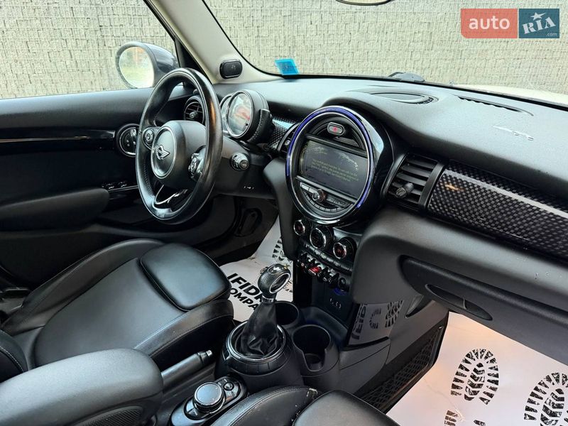 Хэтчбек MINI Cooper 2015 в Луцке