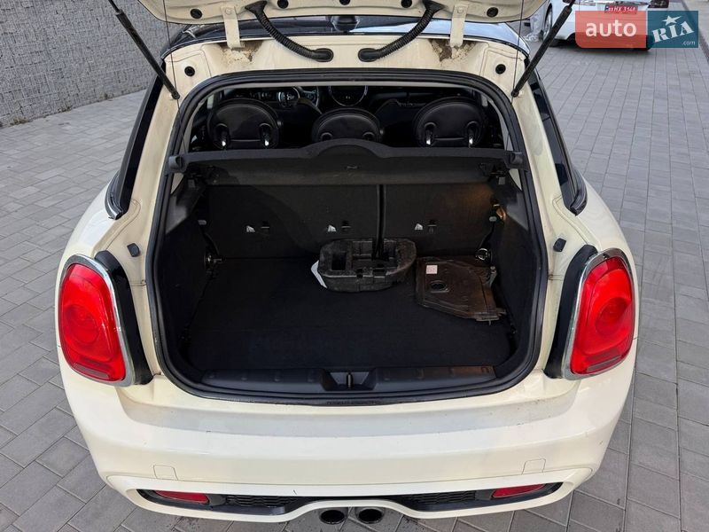 Хэтчбек MINI Cooper 2015 в Луцке